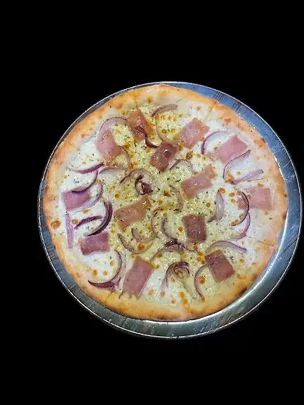CARBONARA, mozzarella, nata, bacon, cebolla, oregano, sin salsa de tomatetomate